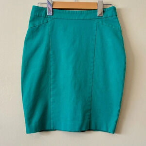 Le Chateau| Cute Emerald Green  Pencil Skirt‎ Back Slit Above Knee Sz 4